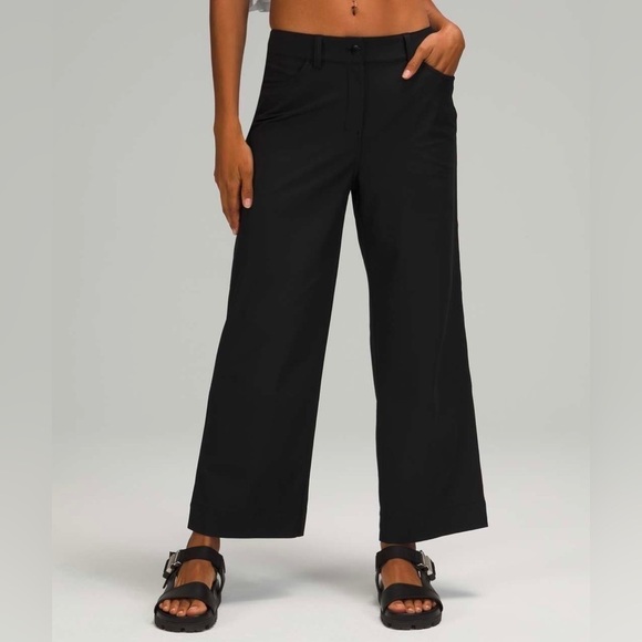 Lululemon City Sleek 5 Pocket Wide-Leg High Rise 7/8 Length Pant in Black 33 - Picture 1 of 7